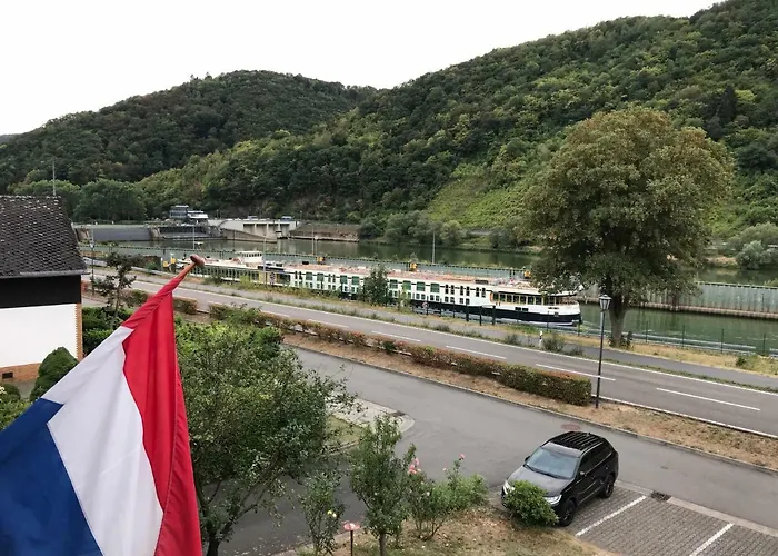 Parel Aan De Moezel 招待所 布鲁蒂凡科